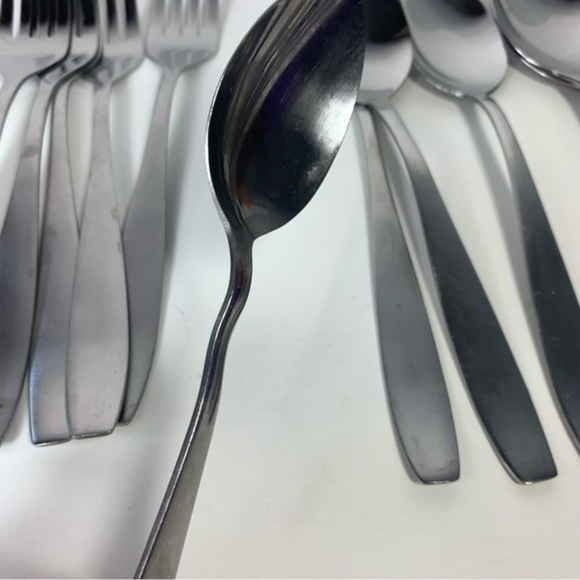 Cambridge Silversmith Jersey Mirror 21 Piece Stainless Steel Flatware Set - Picture 6 of 6